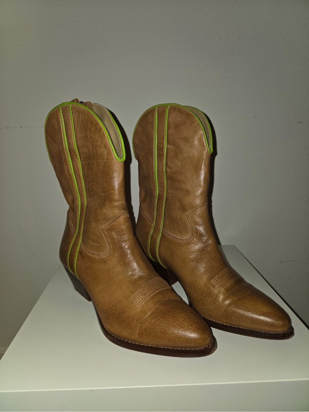 Women’s free people Western Boots with Green Trim 6.5 US - Picture 3 of 4